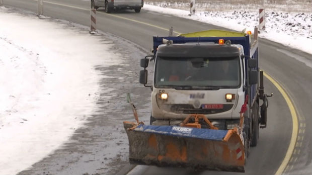 Mraz u većem delu zemlje, oprez na putevima zbog leda i kiše