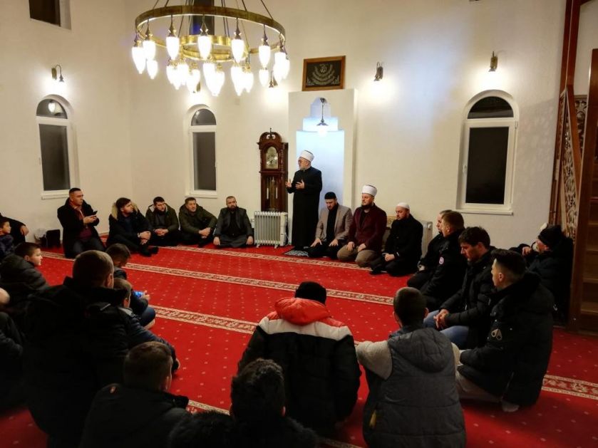 Muftija Dudić sa sjeničkim imamima u Draževiću