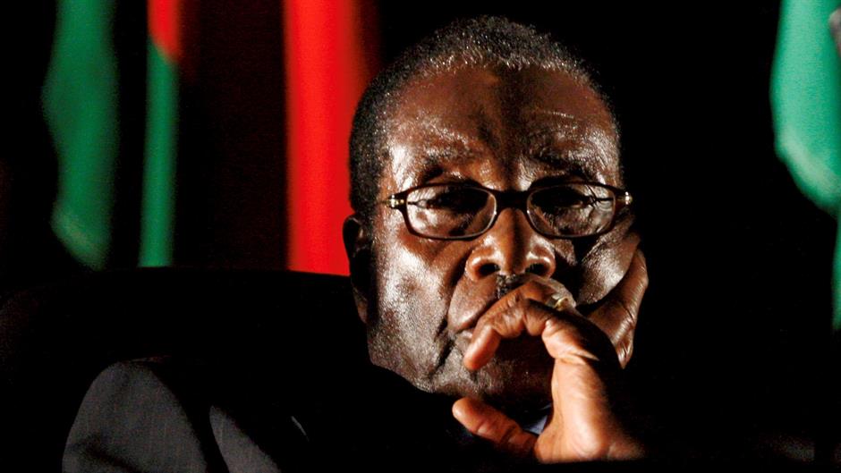 Mugabe prvi put u inostranstvu posle ostavke