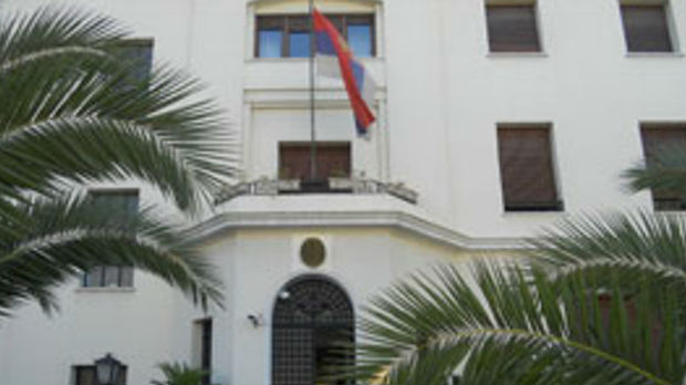 Muškarac naoružan nožem upao u Ambasadu Srbije u Atini