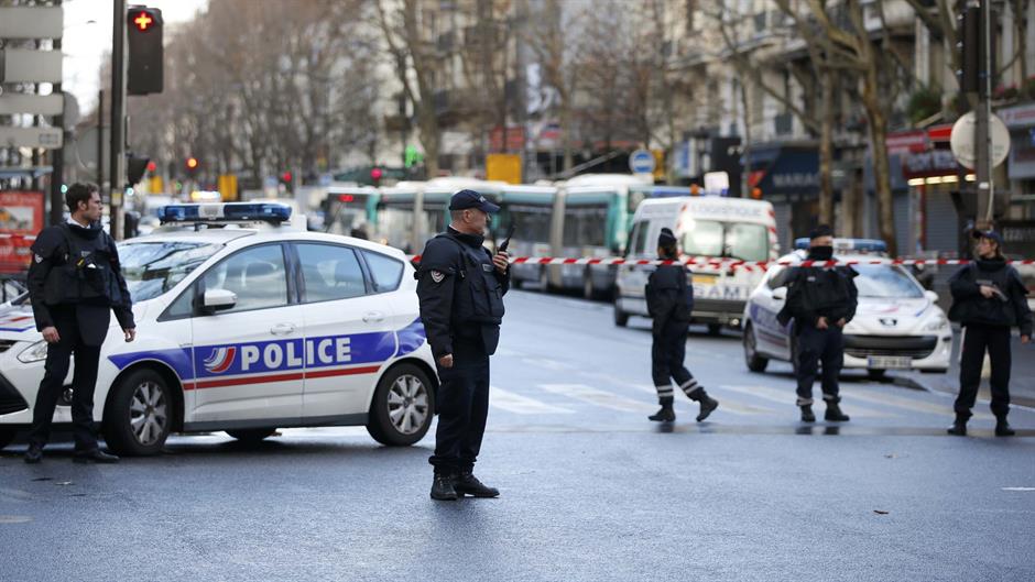 Muškarac pretio policiji na železničkoj stanici u Parizu