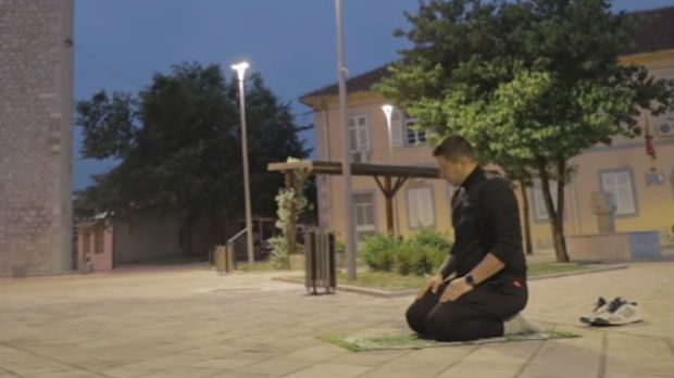 Poslanik musliman se pomolio za braću pravoslavce u Podgorici