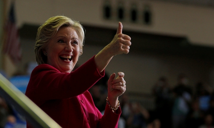 Muva koja je sletela na lice Hilari Klinton otvorila nalog na Tviteru (VIDEO)