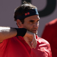 NAJGORE JE IZA MENE: Federer otkrio planove posle operacije kolena