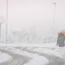NAJHLADNIJE APRILSKO JUTRO U ZADNJIH STO GODINA: Minus i sneg okovali Sloveniju ledom (FOTO)