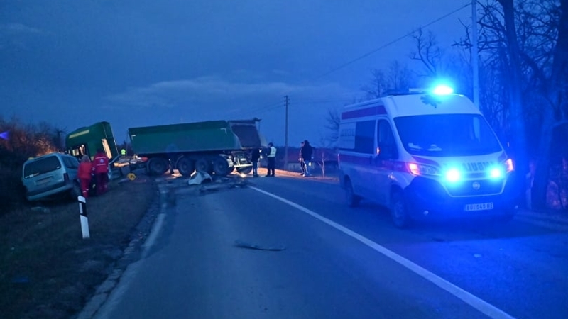 Teška saobraćajna nesreća na ulazu u Bor, stradala jedna osoba