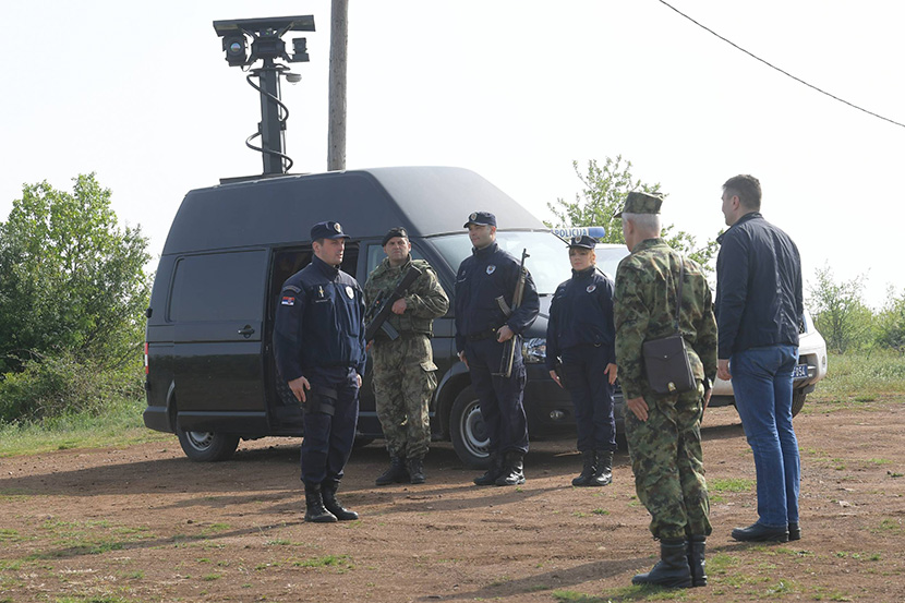 NAJNOVIJE VESTI sa srpsko-makedonske granice: Đorđević sa Zajedničkim snagama vojske i policije (FOTO)