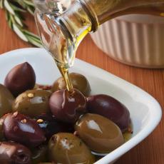 NAJVEĆA ZABLUDA O ISHRANI! Maslinovo ulje i MRŠAVLJENJE ne idu zajedno, a EVO i zašto je to tako!