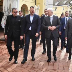 NAKON BEOGRADA, POSETA NOVOM SADU: Premijer Crne Gore sa Vučevićem i Mirovićem na radnom ručku