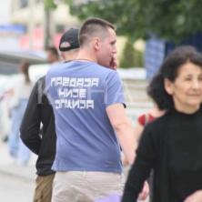NAPAD ALBANACA NA VUČIĆA: Prištinski mediji udarili na sina predsednika Srbije jer na Vidovdan na KiM nosi majicu Predaja nije opcija