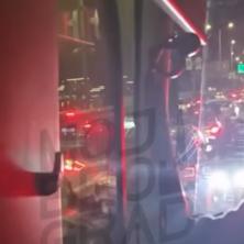 NAPAD KUVANIM MOTKAMA I PUCNJAVA: Pojavio se novi snimak napada Delija na Grobare (VIDEO)