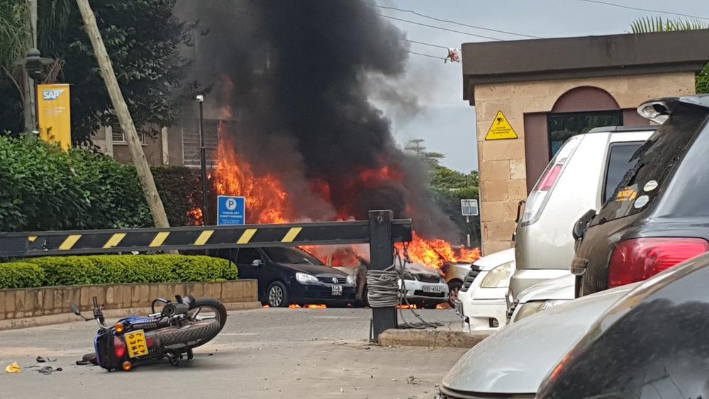 NAPADNUTI SMO, POMOZITE: Najmanje 7 mrtvih! Džihadisti pucaju po elitnom hotelu u Najrobiju! Odjekuju i eksplozije! (UZNEMIRUJUĆI SADRŽAJ)