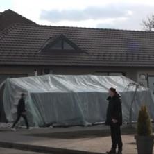 NAPETO U LEPOSAVIĆU: Istekao rok Kurtijevog gradonačelnika za uklanjanje šatora ispred opštine, EULEX u pripravnosti (VIDEO)