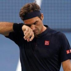 NAPRAVIO GLUPOST ZBOG SPONZORA: Federer prekršio pravila i dospeo na stub srama