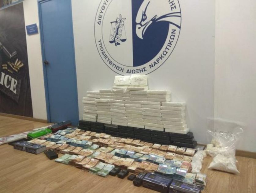 NARKO BRATSTVO I JEDINSTVO RAZBIJENO U ATINI: Crnogorac i dva Albanca bili na čelu mafije! Zaplenjeno 104 kilograma kokaina i 800.000 evra! (VIDEO)