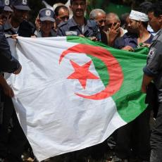 NAROD JE PREVIŠE RAZOČARAN DA BI GLASAO: Parlamentarni izbori u Alžiru, najavljen opšti bojkot (VIDEO)