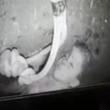 NAROD POD TENZIJOM PRATI AKCIJU SPASAVANJA! Dečak 16 sati zarobljen u bunaru, u toku trka sa vremenom - iz OVOG razloga svi strahuju (VIDEO)