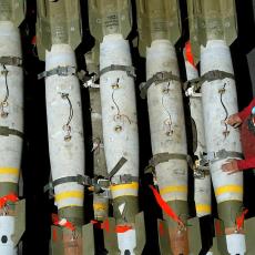 NAŠE MIROLJUBIVE KOMŠIJE: Stotinu ukradenih raketa pronađeno na obali reke u Albaniji