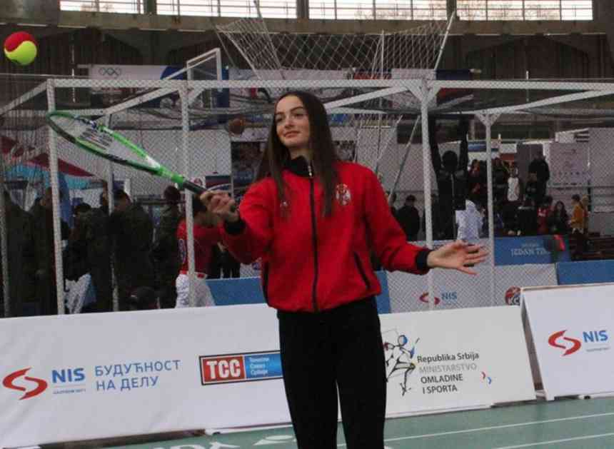 NASLEDNICA JELENE I ANE: Srpska teniserka ima 14 godina a pobeđuje dve godine starije! (VIDEO)