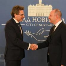 NASTAVIĆEMO DA PRODUBLJUJEMO VEZE DVA NARODA Gradonačelnik Novog Sada primio ambasadora Španije