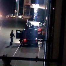 NASTAVLJA SE KURTIJEV TEROR: Specijalci ROSU sa dugim cevima patroliraju Severnom Mitrovicom (VIDEO)