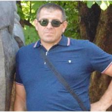 NASTAVLJA SE TORTURA POLICIJE: Uhapšen Momo Kukuličić - opet im je SRPSKA TROBOJKA trn u oku (FOTO)