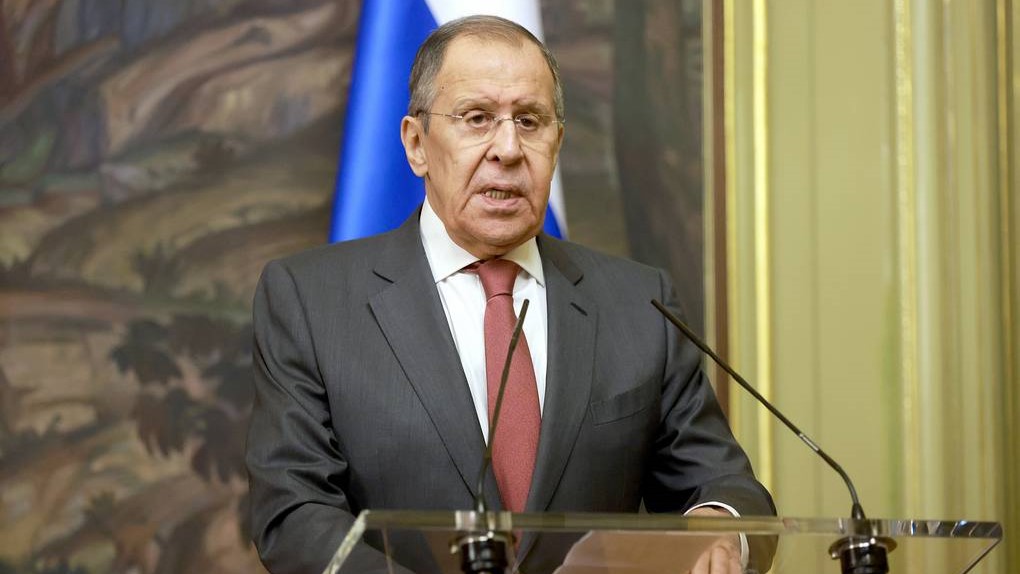 NATO će se raspasti pokušavajući da raširi „pipke“ širom sveta – Lavrov 