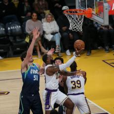 NBA: Bobijev DABL-DABL u San Francisku, Gudurić ponovo mahao peškirom! (VIDEO)
