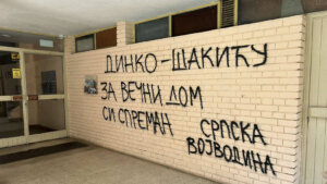 NDNV: Sutra organizujemo javnu akciju krečenja pretećih grafita upućenih Dinku Gruhonjiću