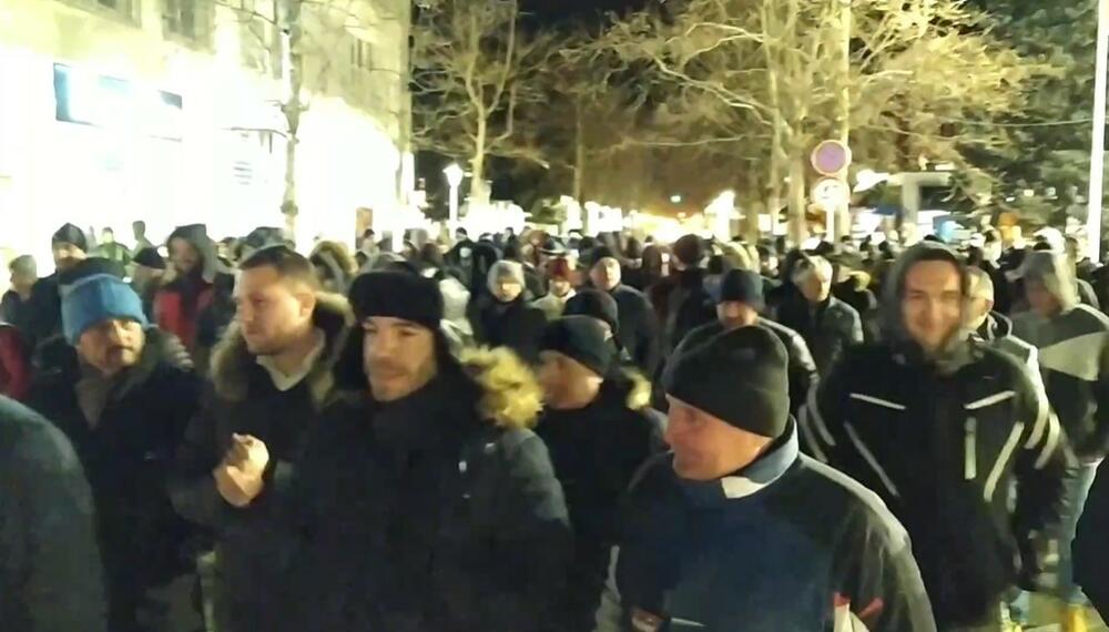 NE DAJU PREKRAJANJE NARODNE VOLJE: I večeras protesti širom Crne Gore! (VIDEO)