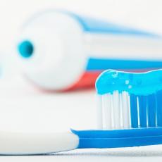 NE MORATE SAMO U USTA: Pasta za zube ima još BAREM 10 odličnih načina za upotrebu