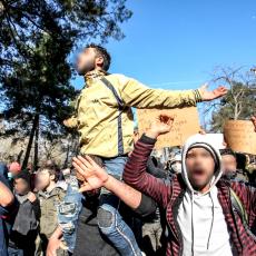 NE ŽELIMO PAKISTAN U BOSNI! Evo kako je protekao protest u Bihaću, migranti su nepoželjni