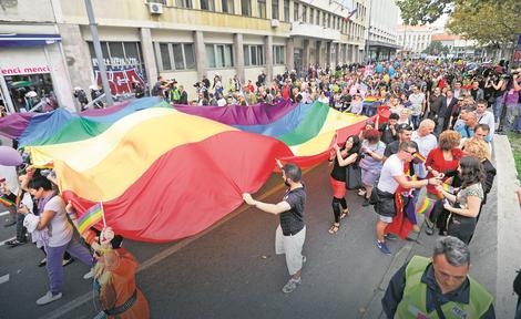 NEKA SVI NAŠI GLASOVI ORE SE Parada ponosa u subotu u Beogradu
