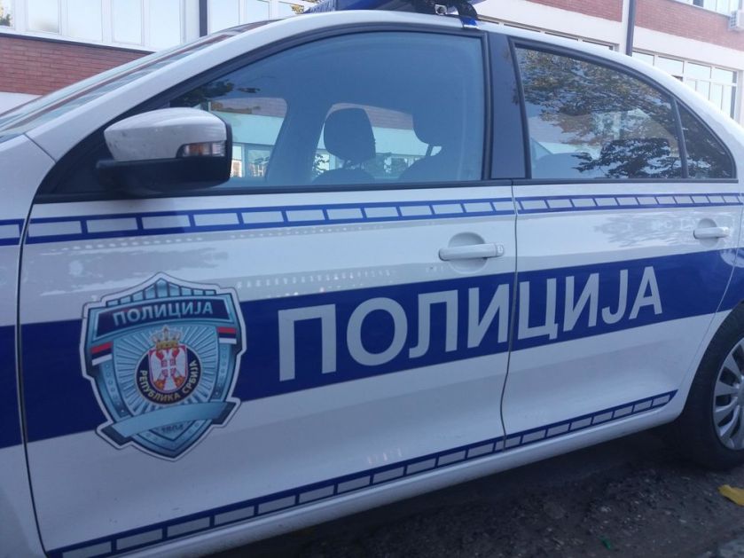 NELEGALNO PRUŽALI TAKSI USLUGE: Policija privela dvojicu muškaraca u Kragujevcu