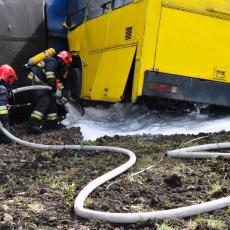 NEMA POVREĐENIH: Zapalio se autobus 302 u Grockoj