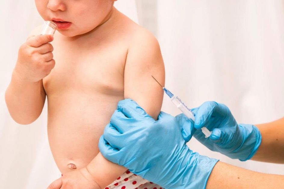 NEMAČKI MINISTAR PREDLAŽE OŠTRE MERE: 2.500 evra kazna za roditelje dece koja nisu vakcinisana
