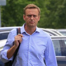 NEMCI SE OPET PLETU U MREŽU LAŽI: Navaljni je otrovan novim tipom novičoka