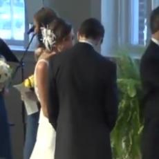 NEOPREZNA MLADA: Na venčanju mladoženji šapnula šta je URADILA, ali nije primetila da on nosi MIKROFON (VIDEO)