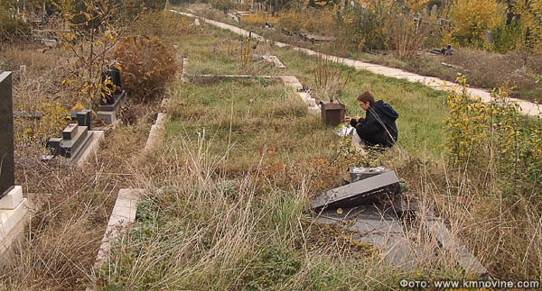 NEOPROSTIVO: Spomenik palim srpskim borcima na pravoslavnom groblju u Prištini, izmešten na zahtev Francuske!