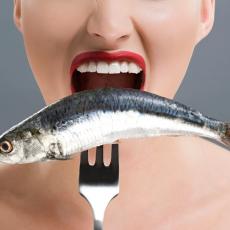 NEPRIJATAN MIRIS: Kako najbolje ukloniti miris ribe sa ruku i radne površine?
