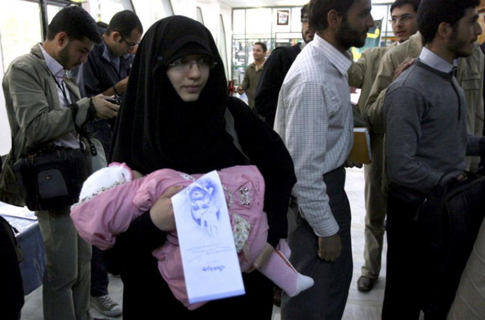 NEPRIJATELJI SMANJUJU NATALITET U IRANU: Nove mere Islamske republike za rađanje više dece!