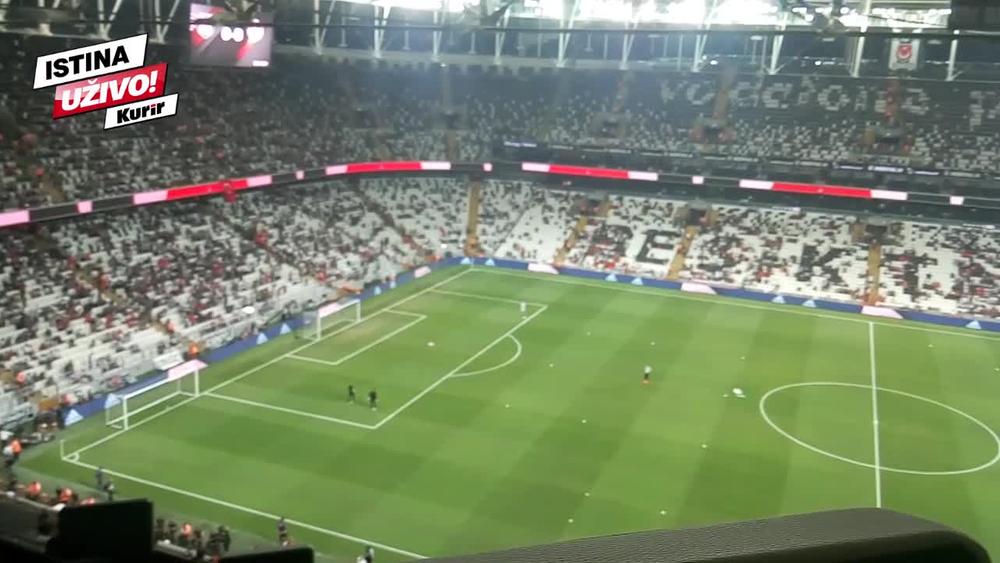 NEPRIJATELJSKI DOČEK ZA CRNO-BELE: Fudbaleri Partizana izašli na zagrevanje pred duel sa Bešiktašom (KURIR TV)