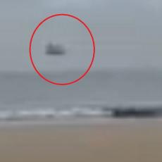 NEVEROVATAN PRIZOR: Ovaj brod izgleda kao da lebdi iznad mora! (VIDEO)