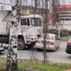 NEVEROVATNA SITUACIJA: Bizarna nesreća u Novom Sadu, građani u ŠOKU - ne mogu da poveruju šta se dešava (VIDEO)