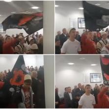 NEVIĐENI SKANDAL U HRVATSKOJ! Milanoviću ispred nosa mahali zastavom velike Albanije, a on... (VIDEO) 
