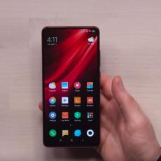 NI TRAMP NE POMAŽE! Novi Xiaomijev telefon košta samo 320 evra, a u rangu je najboljeg AJFONA! (VIDEO)