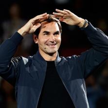 NIJE BILO PUŠTANJA: Devojčica od osam godina pobedila Federera (VIDEO)