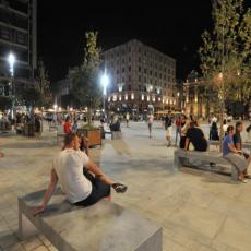 NIKAD LEPŠI TRG REPUBLIKE: Pogledajte kako najomiljenije stecište Beograđana sija uveče (FOTO)