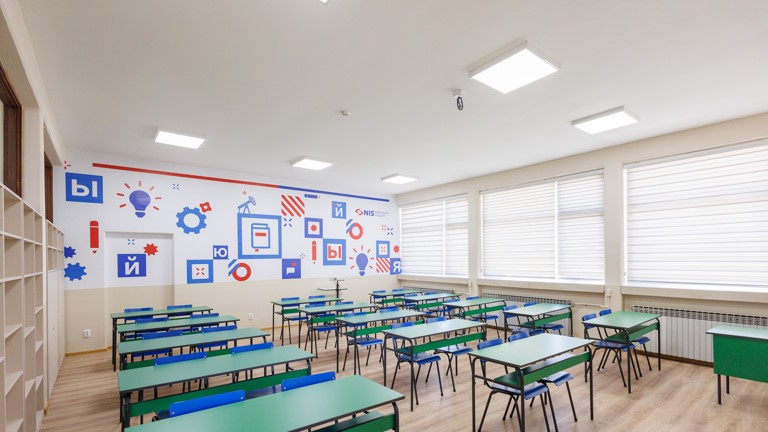 NIS podržao opremanje kabineta za ruski jezik u Osnovnoj školi u Laćarku