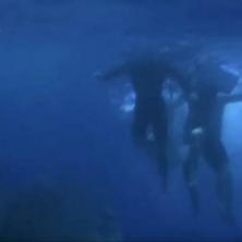NJEMU JE OTKINULA NOGU A DEVOJKU PREPOLOVILA Morska neman ih je sve vreme pratila, a evo kako je ON preživeo OVAJ KRVAVI NAPAD (VIDEO)